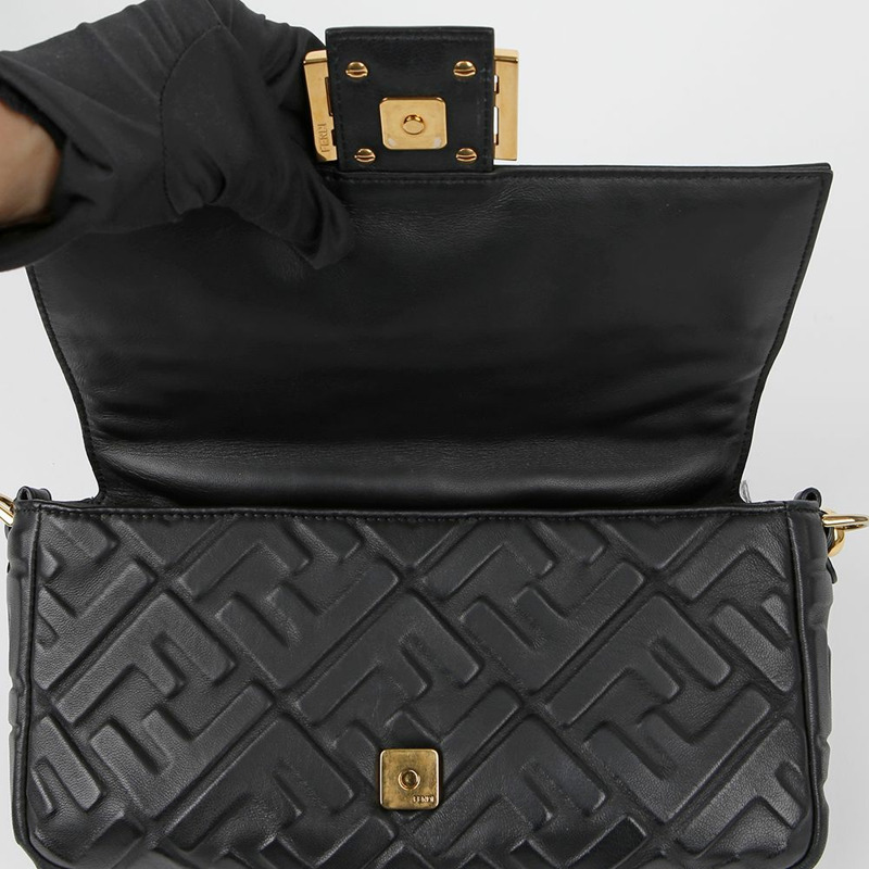 FENDI 8BR600 法國棍中單肩斜背包-13