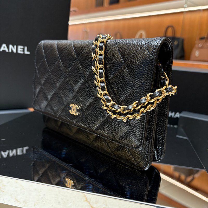 【現貨｜快速出貨】Chanel WOC 黑金 魚子醬皮革｜經典菱格鏈帶斜背包｜小香鏈條錢包｜2024年極新-1