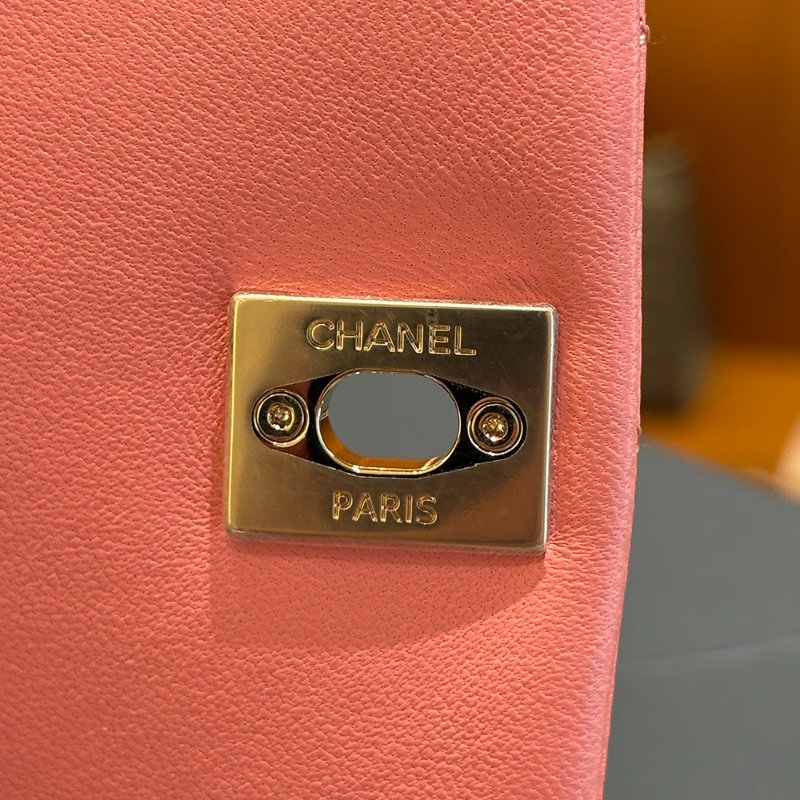 【現貨｜夢幻逸品】Chanel Duma Mini 後背包｜經典粉 × 金釦 晶片款｜可甜可鹽的全能穿搭包｜香奈兒CC Logo 雙層口袋設計-19