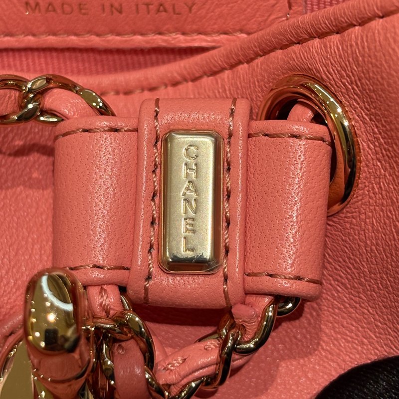 【現貨｜夢幻逸品】Chanel Duma Mini 後背包｜經典粉 × 金釦 晶片款｜可甜可鹽的全能穿搭包｜香奈兒CC Logo 雙層口袋設計-22