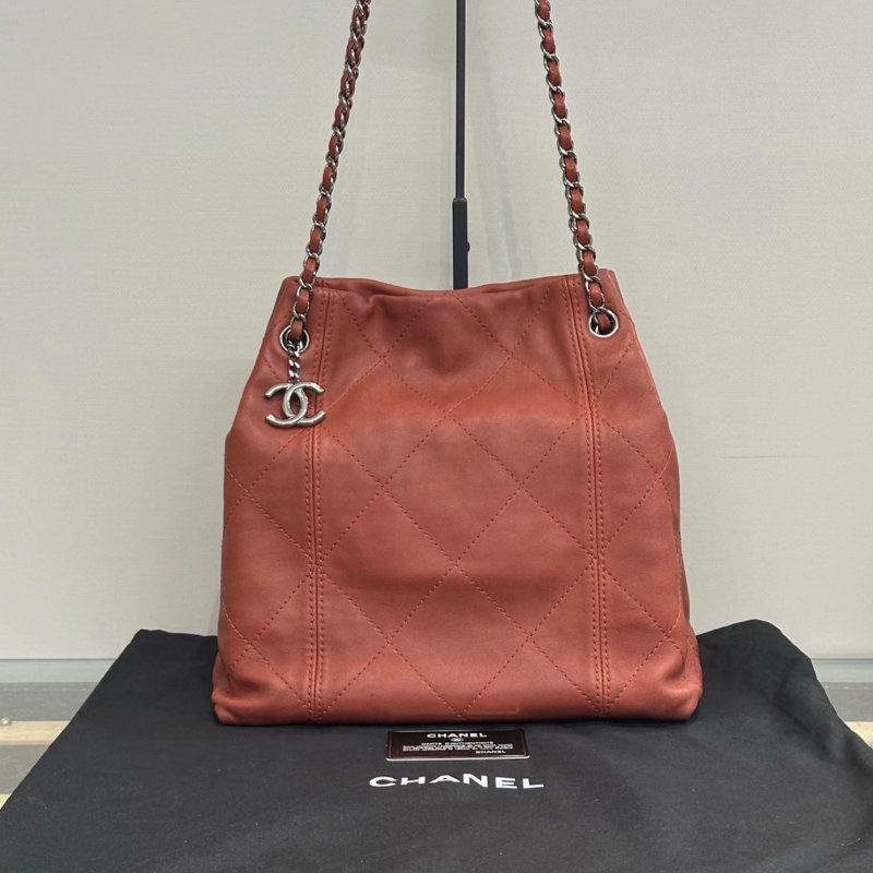 CHANEL 紅銀扣雙 C大logo 肩背斜背鍊條包 30*30*13 98新配件塵袋保卡-0