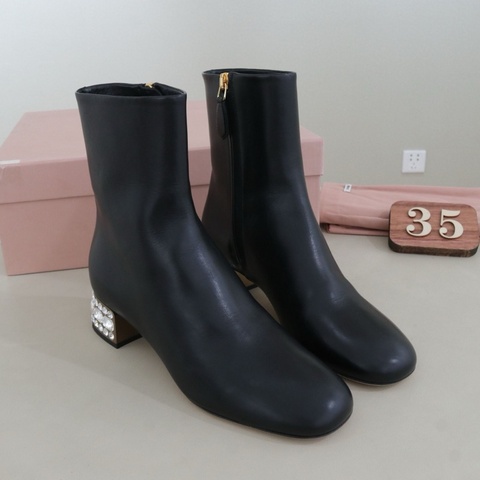 99.9新MIUMIU水鑽裝飾高跟拉鍊短靴，35碼跟高3.5原價13880防塵袋