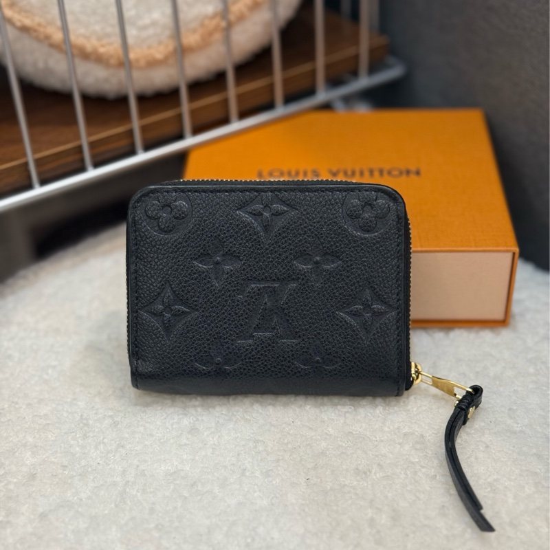 （2024購證全配）Lv黑壓紋拉鍊零錢包✨最新晶片款-0