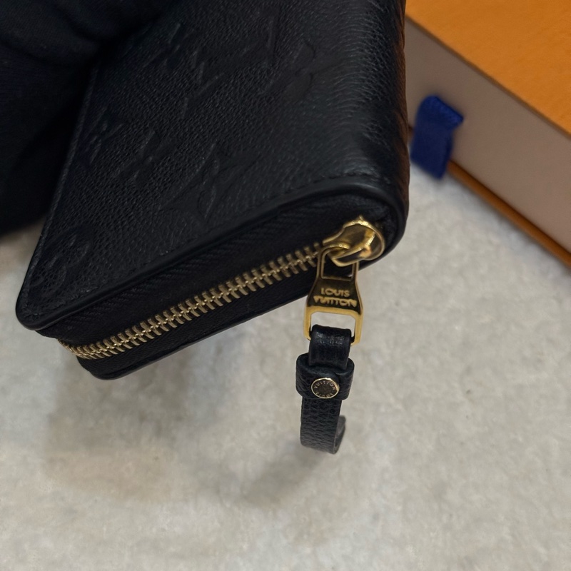 （2024購證全配）Lv黑壓紋拉鍊零錢包✨最新晶片款-8