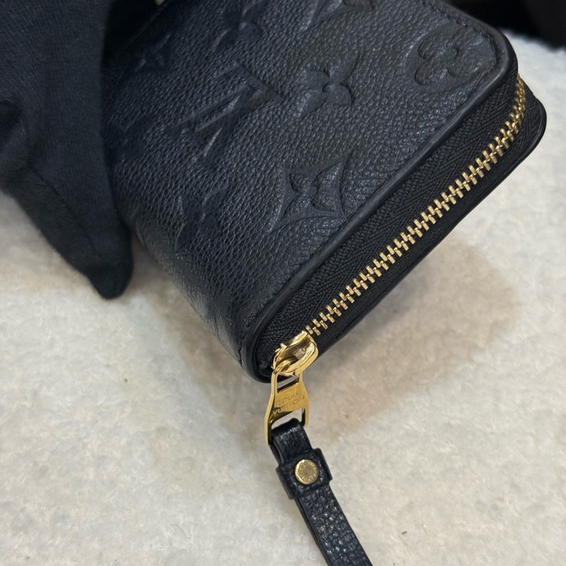 （2024購證全配）Lv黑壓紋拉鍊零錢包✨最新晶片款-9