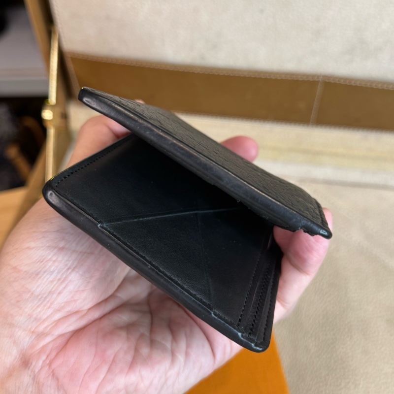 上架中🔑Louis Vuitton 黑色壓紋男士短夾-4