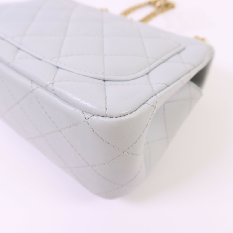 CHANEL 羊皮皮革Classic Camellia金扣鏈帶肩背袋-15