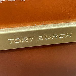 ＊奢華大道國際精品＊【Tb21】TORY BURCH 咖啡色漆皮 ROBINSON 金屬LOGO豆腐斜背包 143122-1