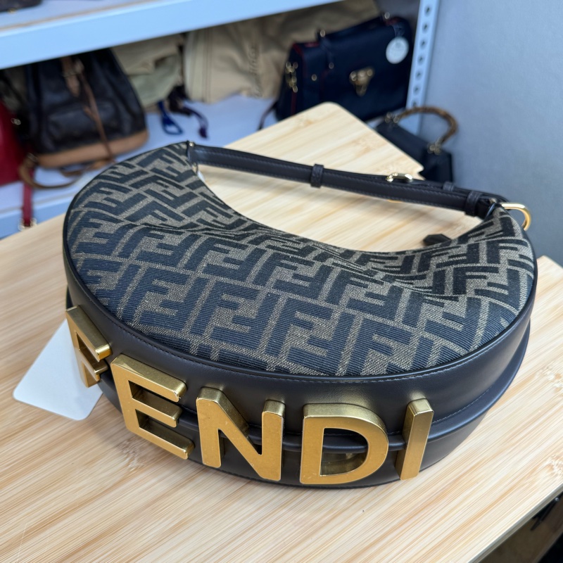 上架中🔑Fendi 全新老花Fendigraphy小款月牙腋下包-6