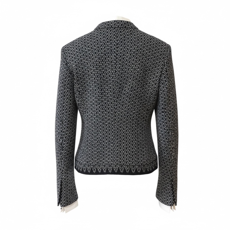 香奈兒 Chanel黑白斜紋羊毛混紡獅子雙C紐扣 外套與裙子（整套出售）-9