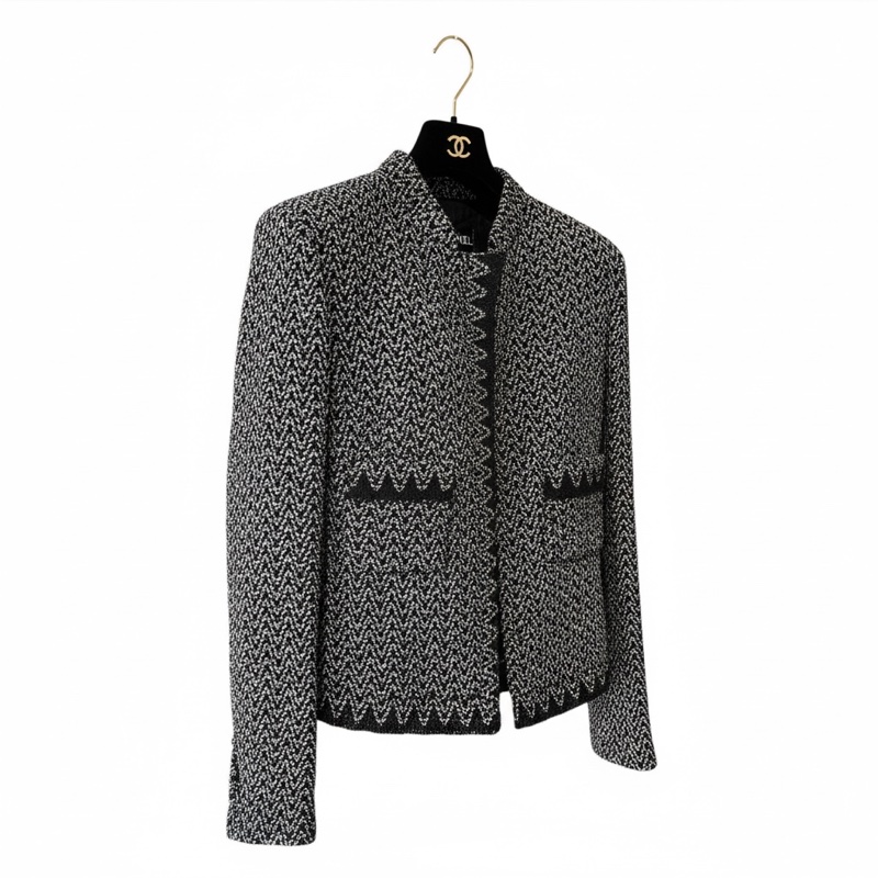 香奈兒 Chanel黑白斜紋羊毛混紡獅子雙C紐扣 外套與裙子（整套出售）-10