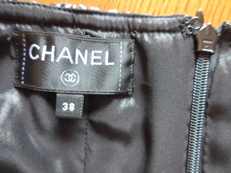 香奈兒 Chanel黑白斜紋羊毛混紡獅子雙C紐扣 外套與裙子（整套出售）-18