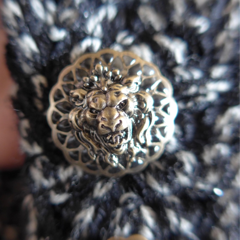 香奈兒 Chanel黑白斜紋羊毛混紡獅子雙C紐扣 外套與裙子（整套出售）-37