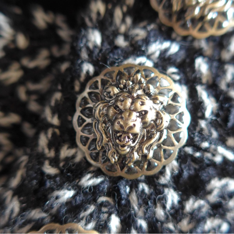 香奈兒 Chanel黑白斜紋羊毛混紡獅子雙C紐扣 外套與裙子（整套出售）-43