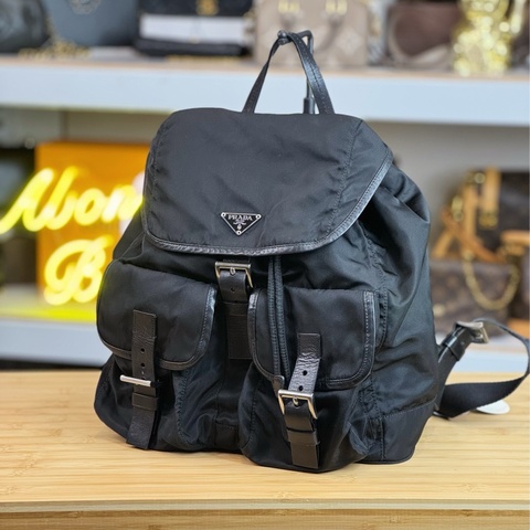上架中🔑Prada 再生尼龍黑中款後背包/皮邊