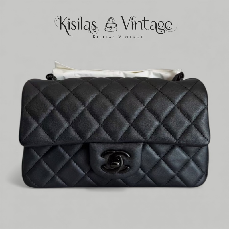 Chanel Lambskin 20cm So Black-0