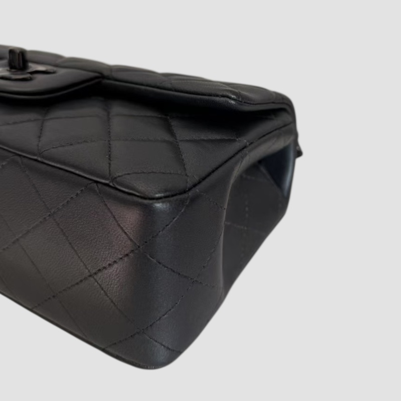 Chanel Lambskin 20cm So Black-3