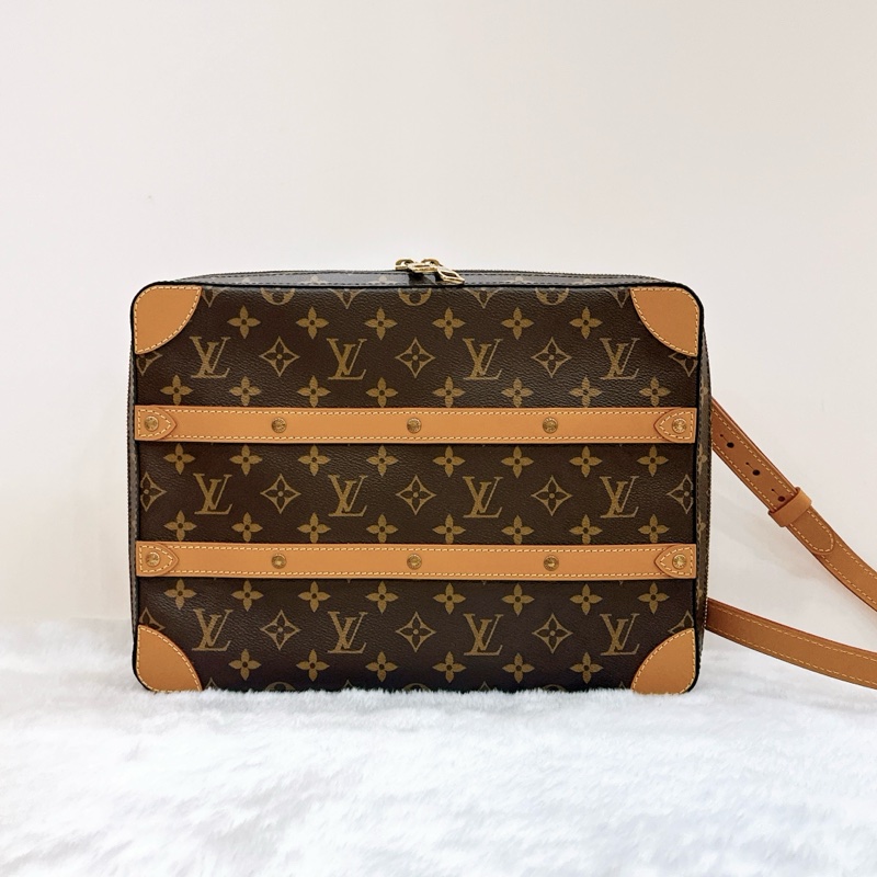 莉亞精品♡ LV 絕版限量 soft trunk 二手美包-0