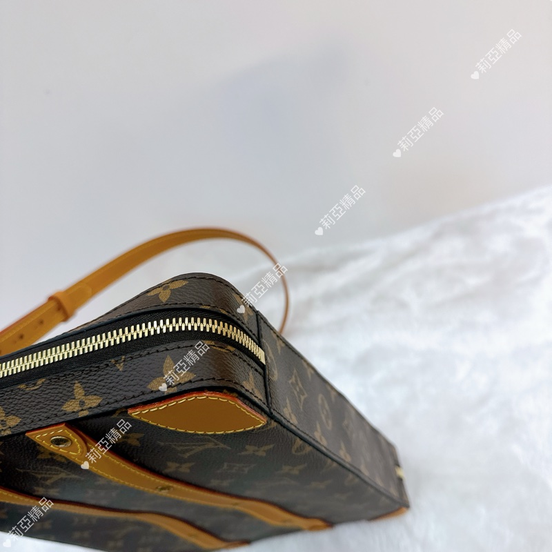 莉亞精品♡ LV 絕版限量 soft trunk 二手美包-8