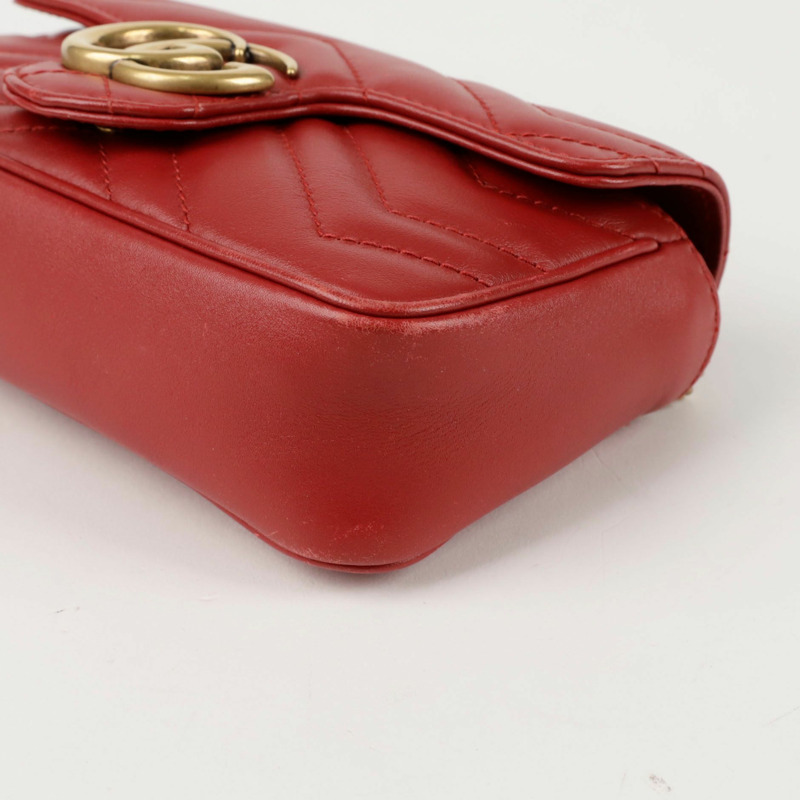 GUCCI GG Marmont 超迷你鏈條斜背包 476433-9