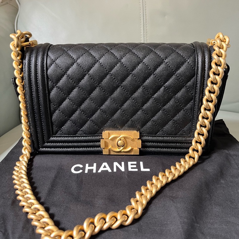 新到 CHANEL 香奈兒 Leboy 18C 金扣菱格翻蓋包 粒紋小牛皮材質-0