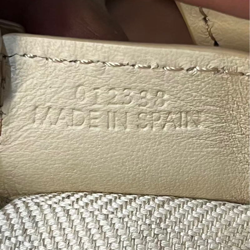 羅意威/Loewe 手袋 牛皮革材質，尺寸16.5*10.5*24cm，-1