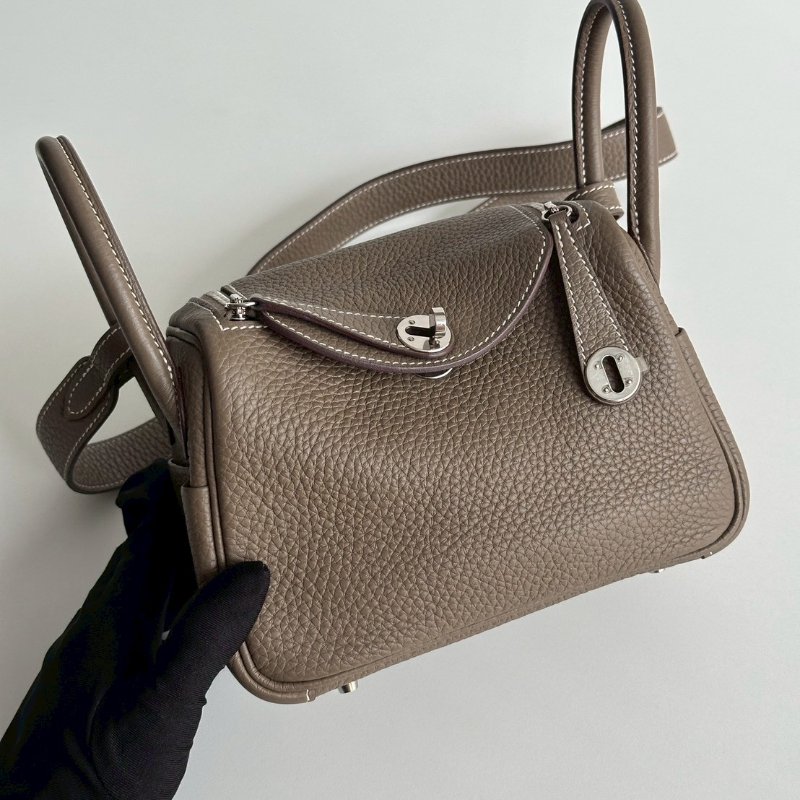 99新🆕 Hermès 愛馬仕 Lindy Mini 大象灰銀釦 二代-9