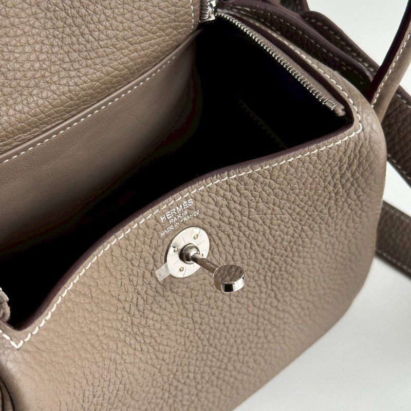 99新🆕 Hermès 愛馬仕 Lindy Mini 大象灰銀釦 二代-12