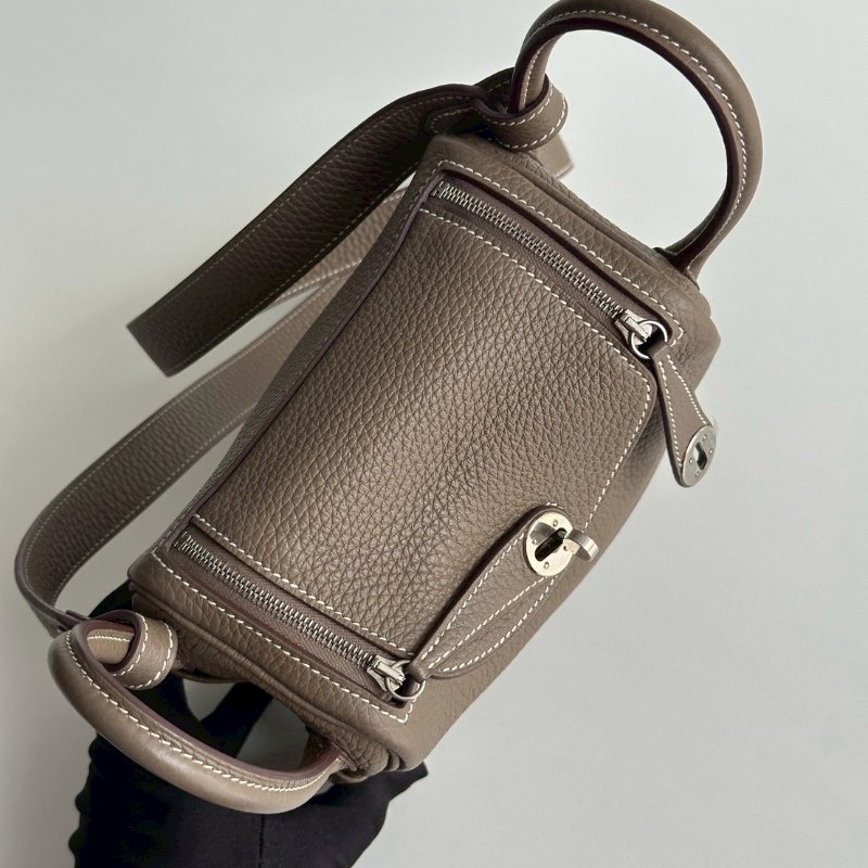 99新🆕 Hermès 愛馬仕 Lindy Mini 大象灰銀釦 二代-17