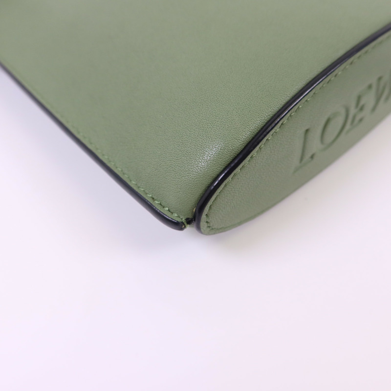 LOEWE 牛皮皮革Dice Pocket In Classic金扣肩背袋-11