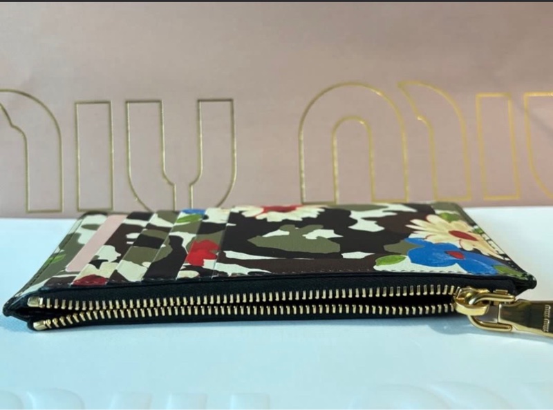 Miu Miu 卡包 錢包 wallet-3