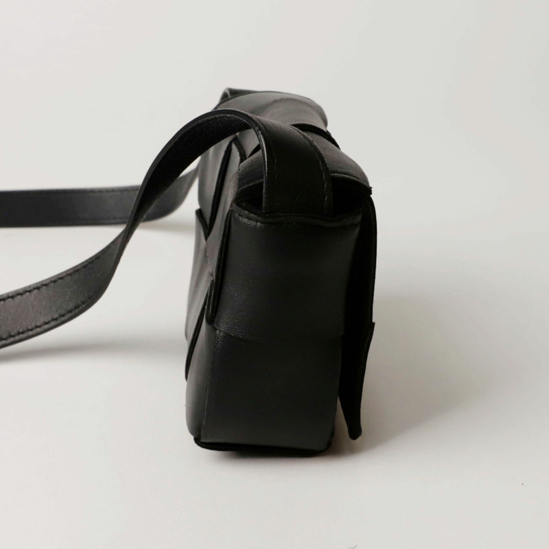 BOTTEGA VENETA 糖果磁帶迷你肩斜背包 666688-4