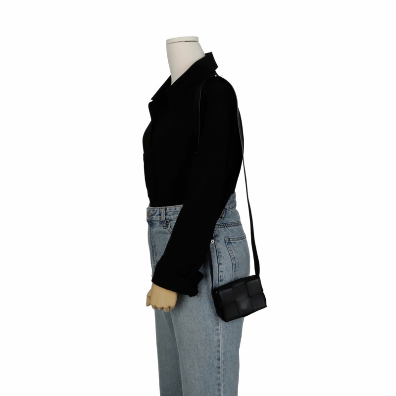 BOTTEGA VENETA 糖果磁帶迷你肩斜背包 666688-10