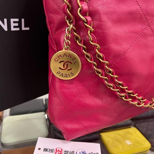 東區正精品㊣CHANEL 22 BAG AS3260 香奈兒桃紅色全皮金字金幣金鍊肩背包購物袋包小款 RZ6069-5