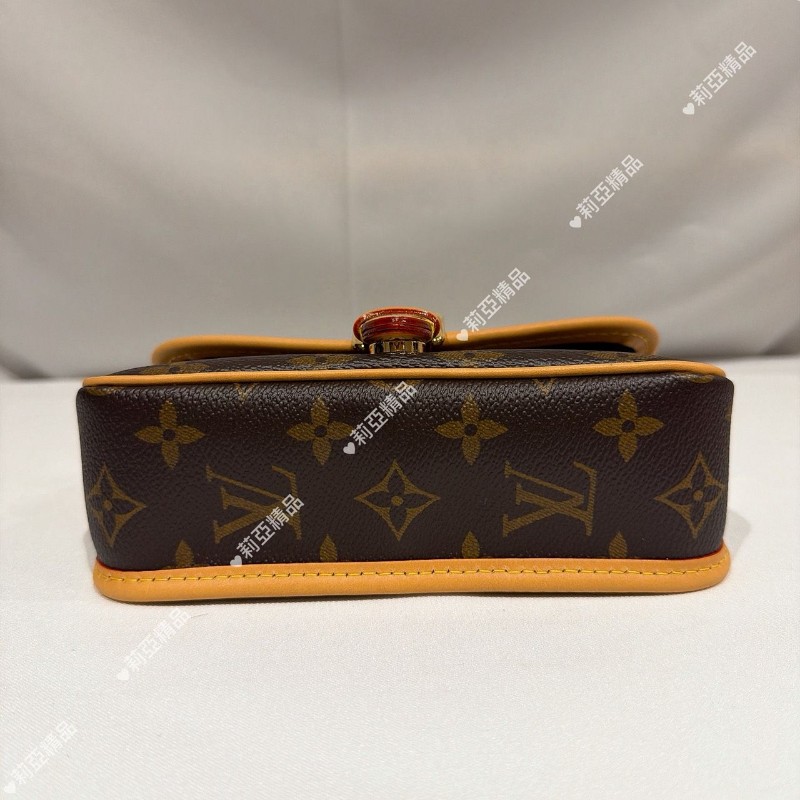 莉亞精品♡LV Diane nano法棍包 近新美包-13