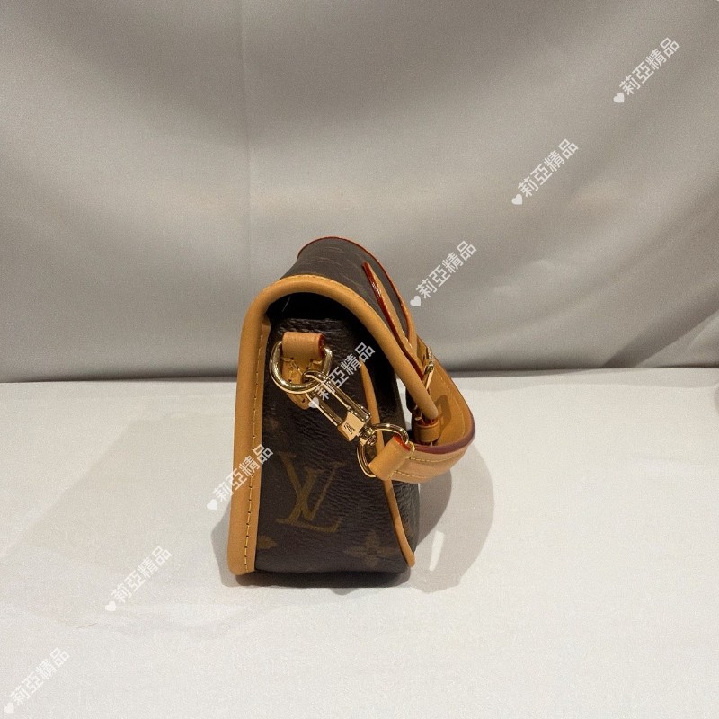 莉亞精品♡LV Diane nano法棍包 近新美包-14