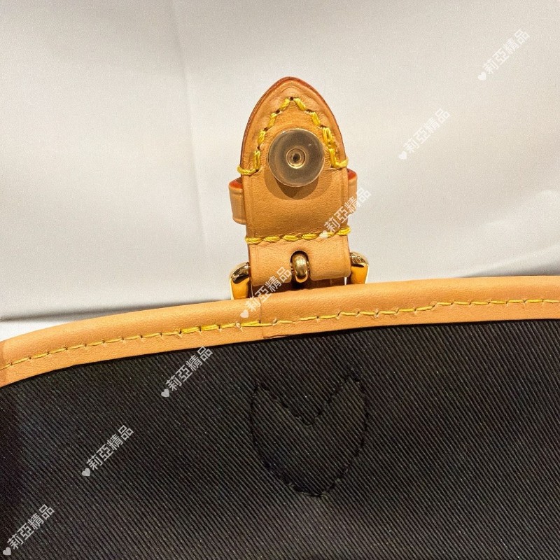 莉亞精品♡LV Diane nano法棍包 近新美包-15