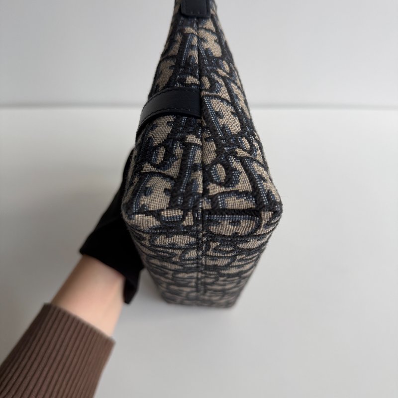 閒置新✨Dior Montaigne 迷你流浪包-10