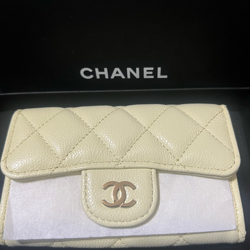 香奈兒 CHANEL 經典口蓋卡片夾晶片款 高質感鵝黃荔枝卡包 原廠盒子/防塵袋 類似風格 YSL / DIOR / CELINE / PRADA / bottega veneta / bv / LV / Louis Vuitton-3