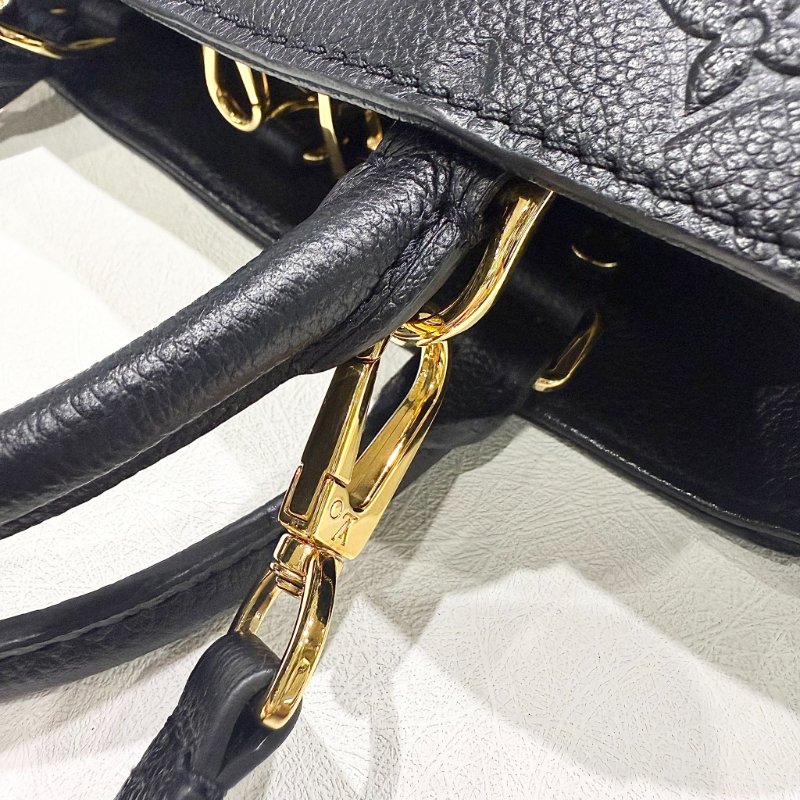 Louis Vuitton -  黑色牛皮壓紋蒙田包 BB-13