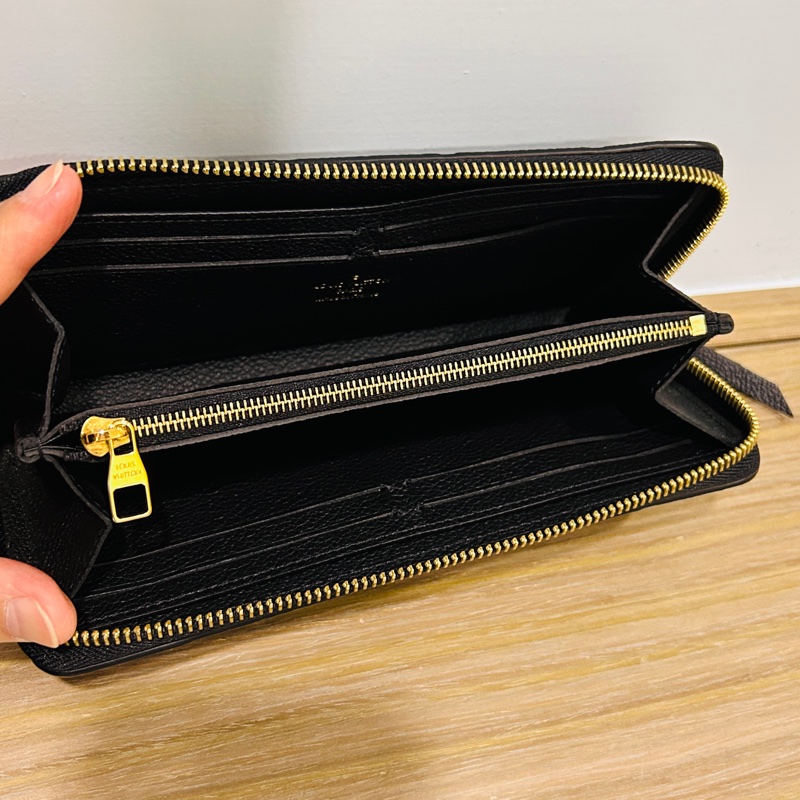 LV壓紋長夾M60171-15