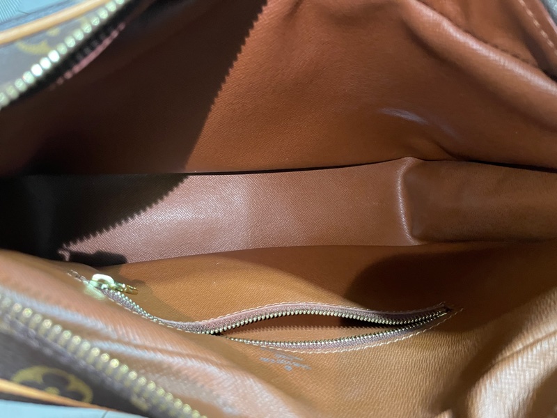 Louis Vuitton 牛角包-8