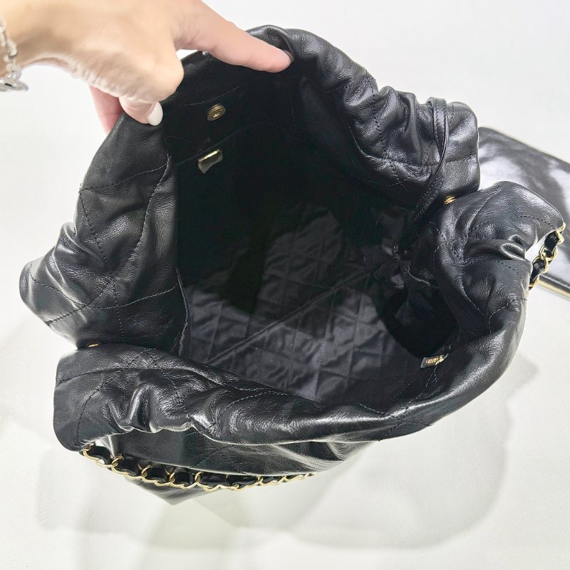 CHANEL- 黑色金釦白字樣22BAG / 中號-12