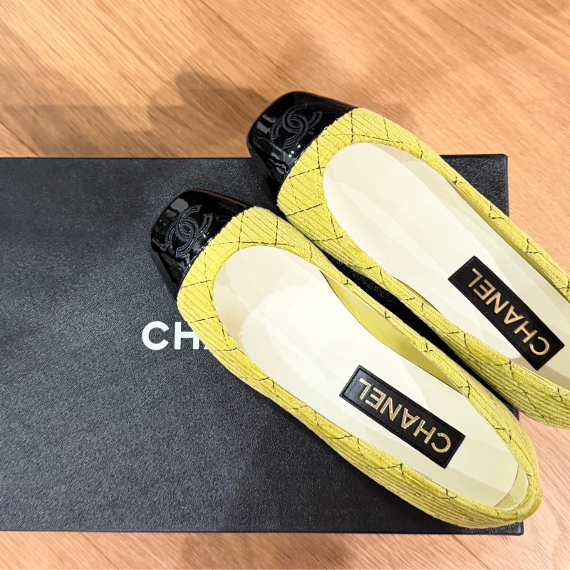 Chanel 香奈兒經典娃娃鞋 橄欖綠燈芯絨拼羊皮 尺寸35號-1