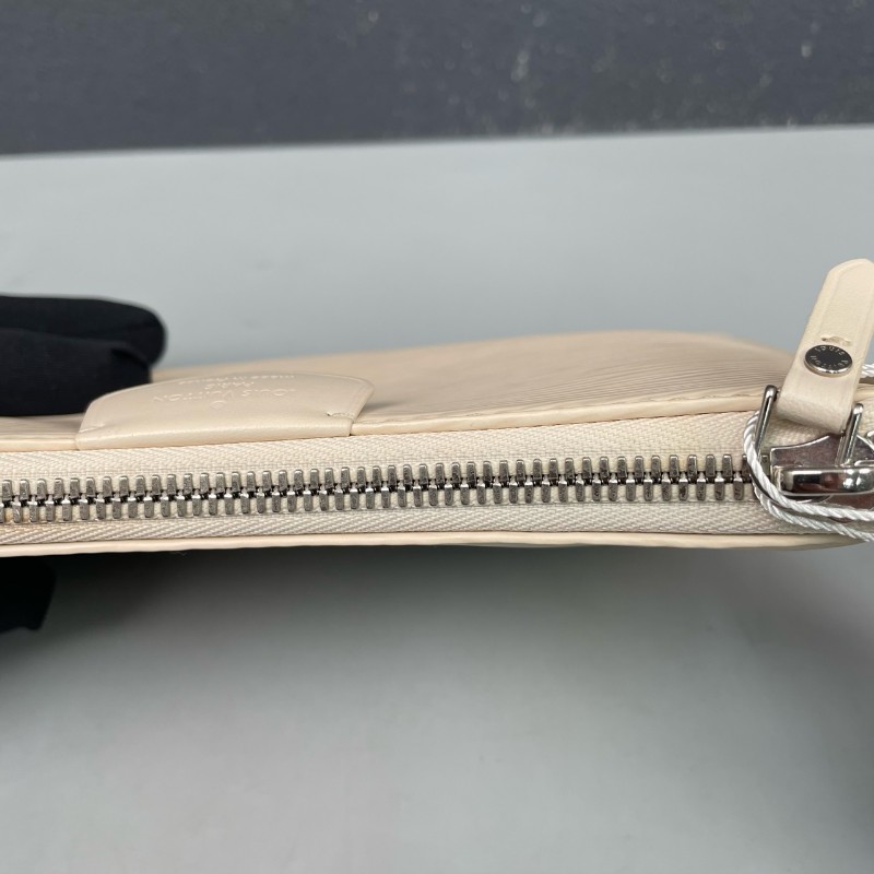 LV路易威登 Easy 全皮水波纹 肩背包斜背包-15