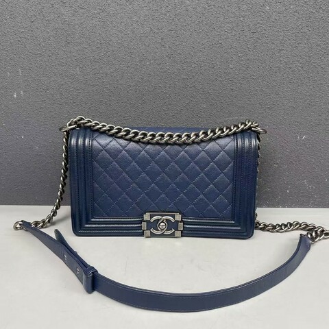 Chanel香奈兒 藏藍色全皮中號leboy鏈條包