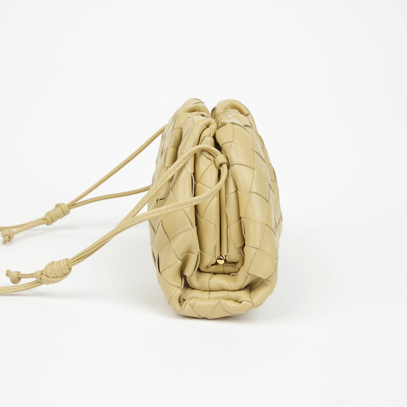 BOTTEGA VENETA 迷你手拿包肩斜背包 585852-3