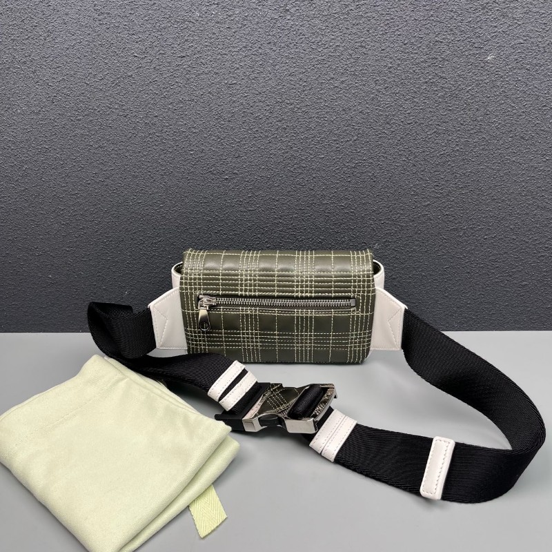 Burberry 新款TB拼色Lola腰包-1