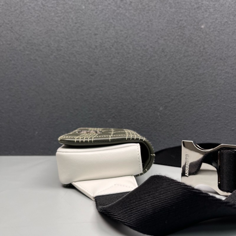 Burberry 新款TB拼色Lola腰包-4