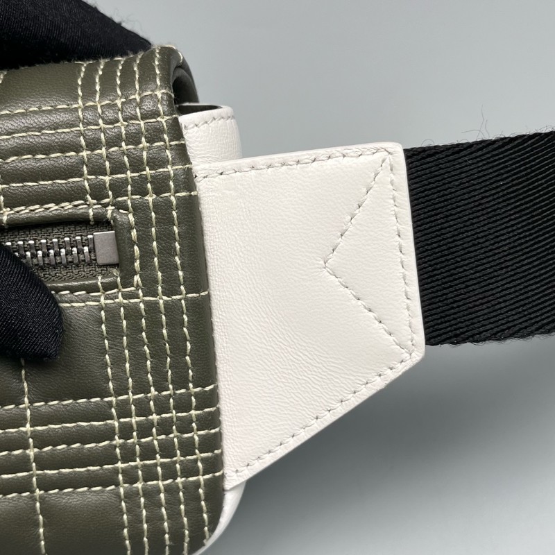 Burberry 新款TB拼色Lola腰包-24